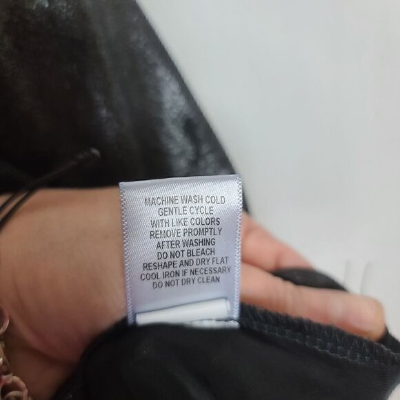 Melissa Paige Metallic Black Cold Shoulder Long Sleeve Blouse. SIZE MEDIUM EUC - Picture 9 of 9